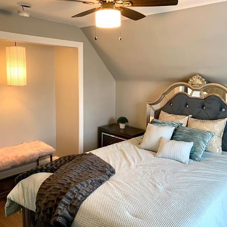 The Oakwood Cottage- With Private Yard & Parking, Minutes From Falls & Casino By Niagara Hospitality Niagara Falls Extérieur photo